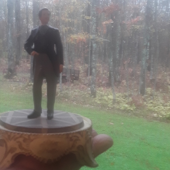 ⚜️ 1993 Turner Gone With The Wind Rhett Butler Under  GLASS DOME EUC - Picture 2 of 16